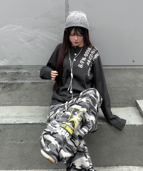 Never mind the XU（ネバーマインドザエックスユー）の「【Never mind the XU】star studs beanie / 【ネバーマインド ザ エックスユー】スタースタッズビーニー（ニットキャップ/ビーニー・メンズ・ブラック/グレー/ベージュ・ONE SIZE）」の7枚目の写真