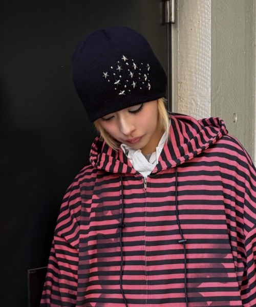Never mind the XU（ネバーマインドザエックスユー）の「【Never mind the XU】star studs beanie / 【ネバーマインド ザ エックスユー】スタースタッズビーニー（ニットキャップ/ビーニー・メンズ・ブラック/グレー/ベージュ・ONE SIZE）」の13枚目の写真