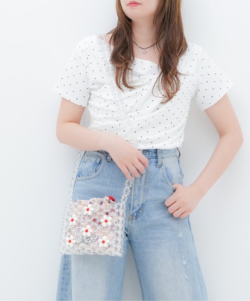 PAUL & JOE ACCESSOIRES(ポールアンドジョーアクセソワ)の「【PAUL & JOE ACCESSOIRES /ポール アンド ジョー アクセソワ 】 BEADS MOTIF 巾着付きビーズバッグ(ショルダーバッグ・レディース・レッド/グリーン・FREE)」の2枚目の写真