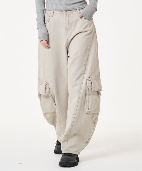 UNKNOWN PLANET(アンノウンプラネット)の「カーブドカーゴ綿パンツベージュ(その他パンツ・レディース・その他・LARGE/MEDIUM/SMALL)」の3枚目の写真