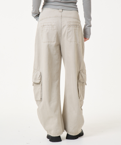 UNKNOWN PLANET(アンノウンプラネット)の「カーブドカーゴ綿パンツベージュ(その他パンツ・レディース・その他・LARGE/MEDIUM/SMALL)」の2枚目の写真