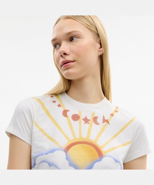 COACH(コーチ)の「エアブラシ 90'S フィット Tシャツ・オーガニック コットン(Tシャツ/カットソー・レディース・イエロー系その他・MEDIUM)」の2枚目の写真
