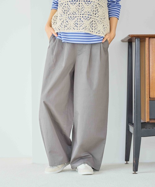 studio CLIP（スタディオクリップ）の「コットンサテンタックワイドパンツ[プチ・プラスサイズあり]（その他パンツ・レディース・グレー/カーキ/その他1・ﾌﾘｰ(L)/PF/LARGE/MEDIUM）」の22枚目の写真