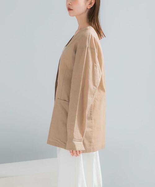 URBAN RESEARCH ROSSO WOMEN(アーバンリサーチ ロッソ)の「メモリーコットンライトジャケット(ノーカラージャケット・レディース・ベージュ/ブラック・FREE)」の6枚目の写真