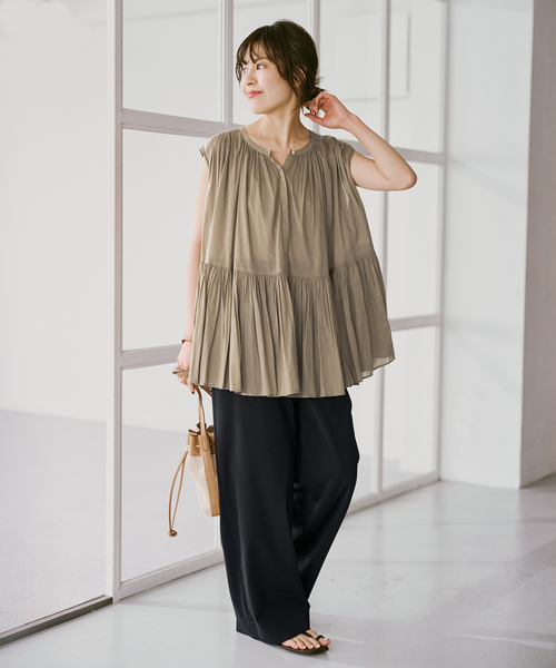 Spick & Span(スピックアンドスパン)の「HYU ギャザーフレンチブラウス(シャツ/ブラウス・レディース・ベージュ/ブラウン/ホワイト/ブラック・FREE)」の18枚目の写真