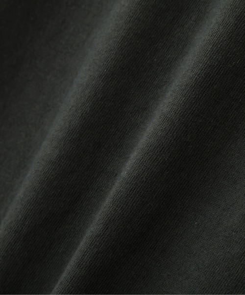 MHL.（エムエイチエル）の「RAW SLUB COTTON JERSEY（Tシャツ/カットソー・メンズ・ダークグリーン/ホワイト・MEDIUM/LARGE）」の8枚目の写真