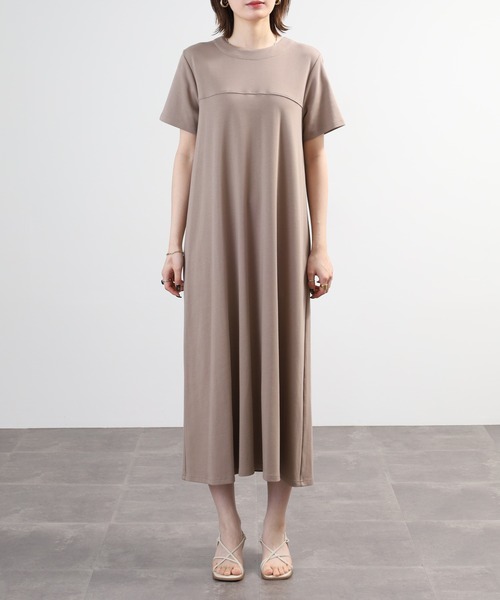 EGLANTINE(エグランティーヌ)の「EGLANTINE バックフリルジップワンピース 半袖(ワンピース・レディース・モカ/ブラック/チャコールグレー・40)」の20枚目の写真