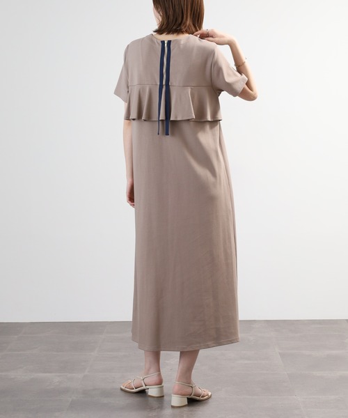 EGLANTINE(エグランティーヌ)の「EGLANTINE バックフリルジップワンピース 半袖(ワンピース・レディース・モカ/ブラック/チャコールグレー・40)」の18枚目の写真
