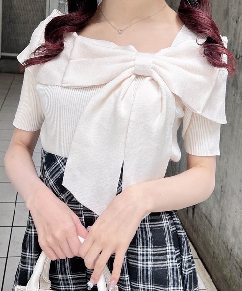 INGNI（イング）の「リボンオフショル半袖ニット（ニット/セーター・レディース・ピンク/ブラック/アイボリー/イエロー・M）」の6枚目の写真