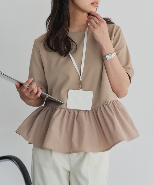KOBE LETTUCE（コウベレタス）の「[ オフィスカジュアル ] シワになりにくいストレッチペプラムブラウス（シャツ/ブラウス・レディース・グレイッシュベージュ/ブラック/オフホワイト/アイボリー/ブルー・M）」の13枚目の写真