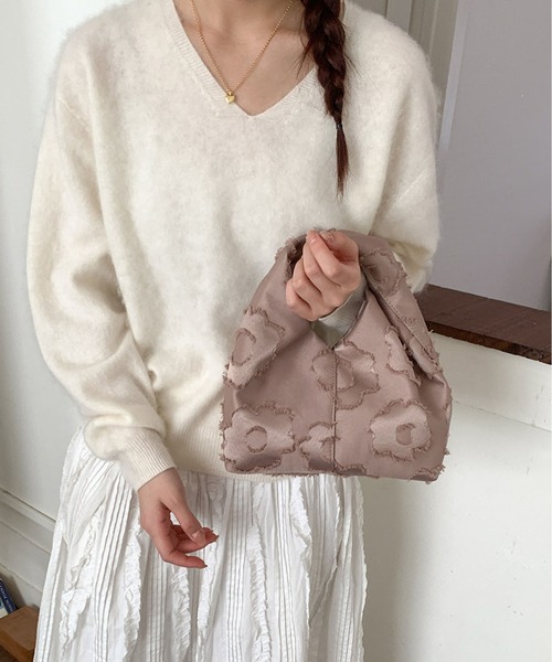 LA VORAGINE(ラ ヴォラジネ)の「ワンハンドル ジャカードフラワー ツイストハンドバッグ(ハンドバッグ・レディース・モカ/グレー/ブラック・FREE)」の3枚目の写真