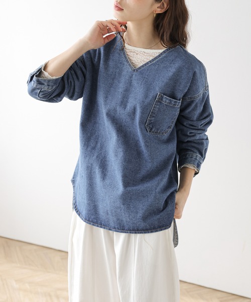 lesperance(レスぺランス)の「Vネックデニムプルオーバー(Tシャツ/カットソー・レディース・ブルー系その他/ブルー/グレー・フリー)」の3枚目の写真