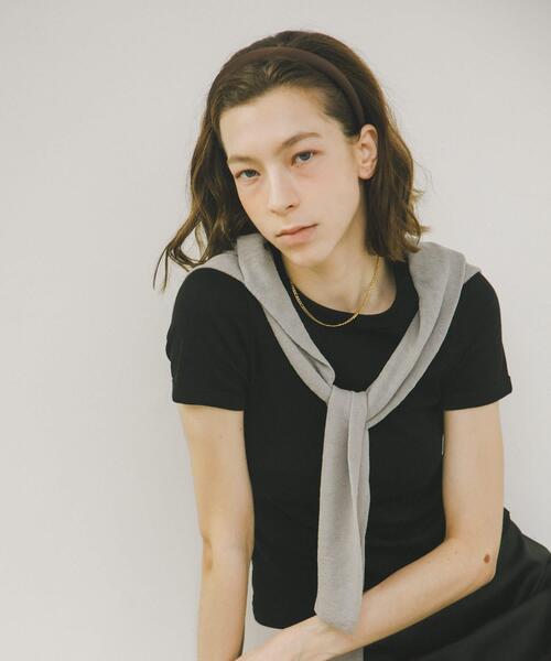 URBAN RESEARCH(アーバンリサーチ)の「decor『デコール』 SATIN HEADBAND(カチューシャ・レディース・ブラック/ブラウン・-)」の2枚目の写真