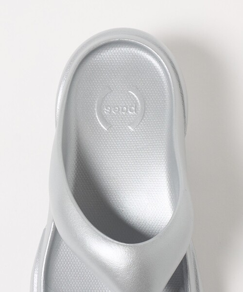 PAES(ペイズ)の「<PAES>NEW FLIP FLOP サンダル/シルバーカラー(サンダル・レディース・シルバー・23cm/24cm)」の6枚目の写真