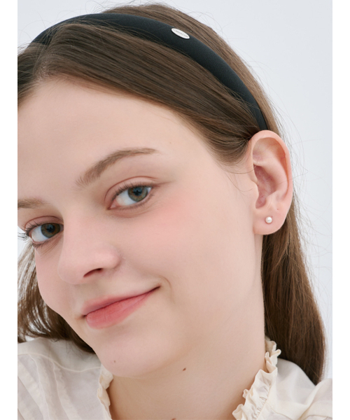 L'OMBRILLANT（ロンブリアン）の「クラシックホワイトパールチタニウムイヤリング（4mm）（ピアス（両耳用）・レディース・その他・FREE）」の3枚目の写真
