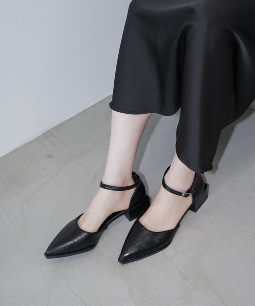 chuclla(チュクラ)の「ポインテッドトゥ アンクルストラップパンプス chs26s030(パンプス・レディース・ブラック/ダークブラウン・37/38/36/40/39)」の6枚目の写真