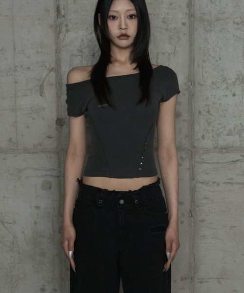 ETRE AU SOMMET(エトレオソメ)の「Pigment Damage Panel Short Top (Dark Gray)(Tシャツ/カットソー・レディース・ダークグレー・FREE)」の1枚目の写真