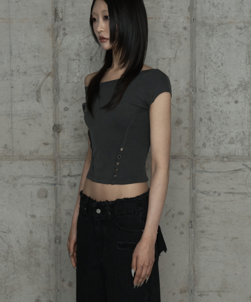 ETRE AU SOMMET(エトレオソメ)の「Pigment Damage Panel Short Top (Dark Gray)(Tシャツ/カットソー・レディース・ダークグレー・FREE)」の6枚目の写真