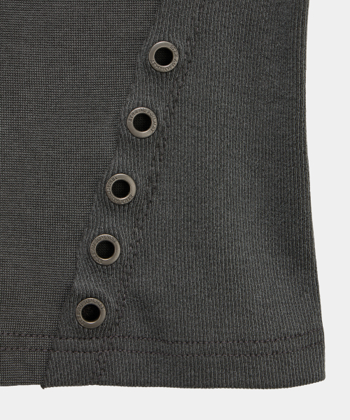 ETRE AU SOMMET(エトレオソメ)の「Pigment Damage Panel Short Top (Dark Gray)(Tシャツ/カットソー・レディース・ダークグレー・FREE)」の4枚目の写真