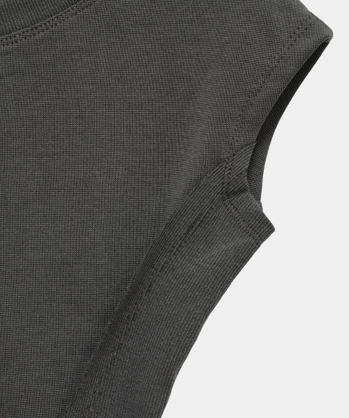 ETRE AU SOMMET(エトレオソメ)の「Pigment Damage Panel Short Top (Dark Gray)(Tシャツ/カットソー・レディース・ダークグレー・FREE)」の5枚目の写真