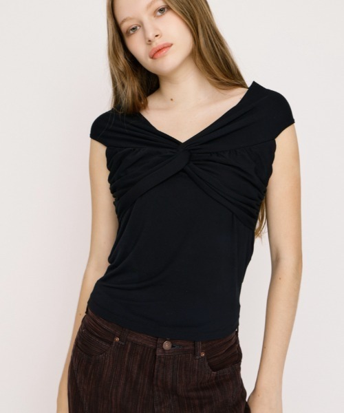 トップス Notiie セール】TWIST CUT TOPS ツウィストカットトップス 夏服（Tシャツ