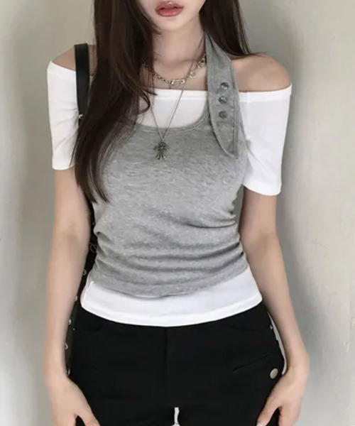 VIVID LADY(ビビッドレディー)の「ボタンホルターネックトップxオフショルダートップ 半袖アンサンブル(アンサンブル・レディース・ブラック系1/グレー/ブラック系2/ワイン/カーキ・FREE)」の3枚目の写真