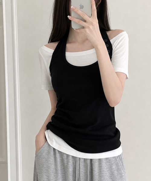 VIVID LADY(ビビッドレディー)の「ボタンホルターネックトップxオフショルダートップ 半袖アンサンブル(アンサンブル・レディース・ブラック系1/グレー/ブラック系2/ワイン/カーキ・FREE)」の15枚目の写真