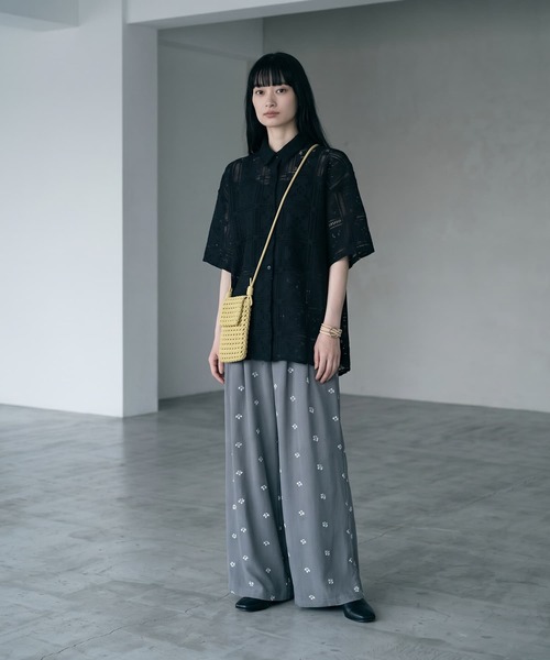 STYLE DELI(スタイルデリ)の「【BLK001】クロシェレースハーフスリーブシャツ(シャツ/ブラウス・レディース・オフホワイト/ブラック・FREE)」の5枚目の写真