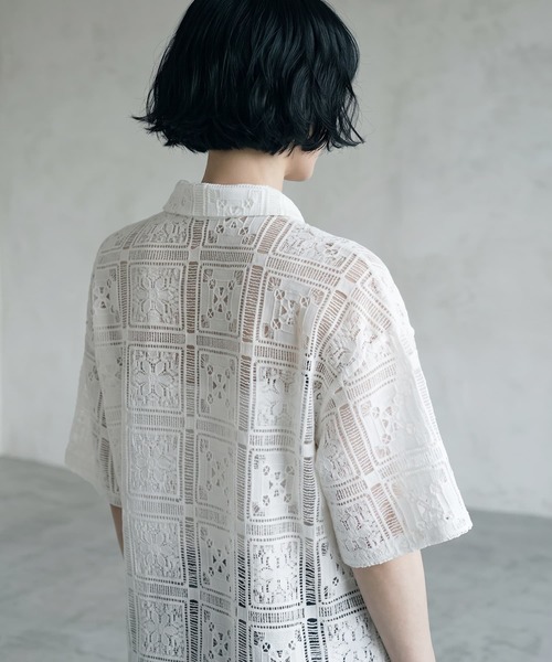 STYLE DELI(スタイルデリ)の「【BLK001】クロシェレースハーフスリーブシャツ(シャツ/ブラウス・レディース・オフホワイト/ブラック・FREE)」の9枚目の写真