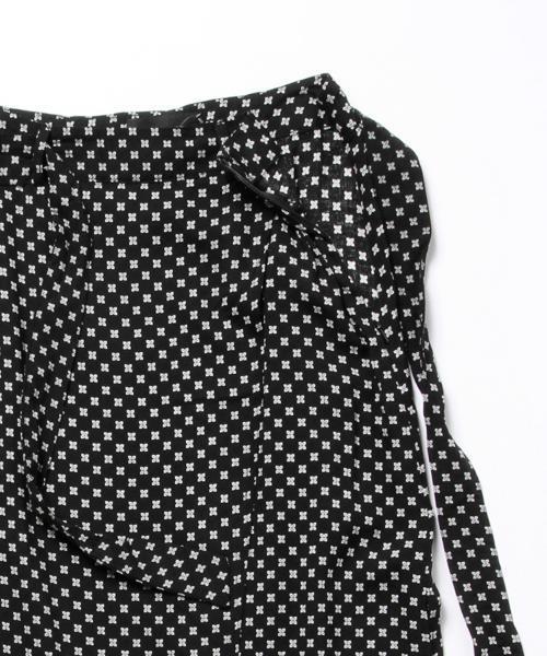 Ray BEAMS（レイビームス）の「MINKPINK / ベルト ラップ スカート（スカート・レディース・ブラック・ONE SIZE）」の6枚目の写真