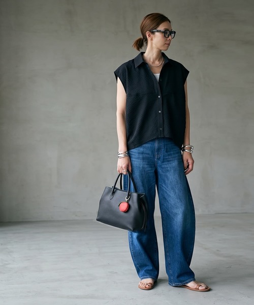 STYLE DELI(スタイルデリ)の「【BLK001】シアーサッカーランタンノースリシャツ(シャツ/ブラウス・レディース・ブラック・FREE)」の5枚目の写真