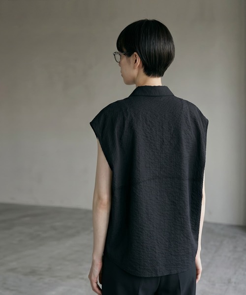 STYLE DELI(スタイルデリ)の「【BLK001】シアーサッカーランタンノースリシャツ(シャツ/ブラウス・レディース・ブラック・FREE)」の7枚目の写真