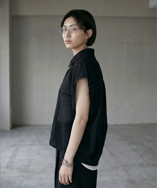STYLE DELI(スタイルデリ)の「【BLK001】シアーサッカーランタンノースリシャツ(シャツ/ブラウス・レディース・ブラック・FREE)」の8枚目の写真