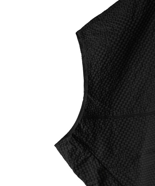 STYLE DELI(スタイルデリ)の「【BLK001】シアーサッカーランタンノースリシャツ(シャツ/ブラウス・レディース・ブラック・FREE)」の11枚目の写真