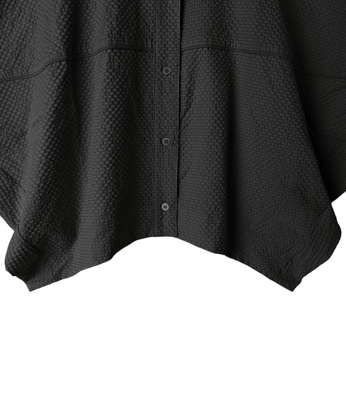STYLE DELI(スタイルデリ)の「【BLK001】シアーサッカーランタンノースリシャツ(シャツ/ブラウス・レディース・ブラック・FREE)」の12枚目の写真