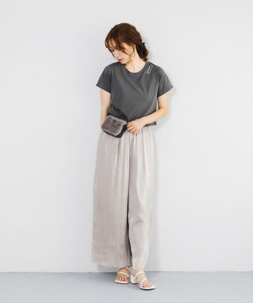 mysty woman（ミスティウーマン）の「【接触冷感】アソートミニロゴT半袖　1046997（Tシャツ/カットソー・レディース・ブラック/チャコールグレー/オフホワイト・FREE）」の9枚目の写真