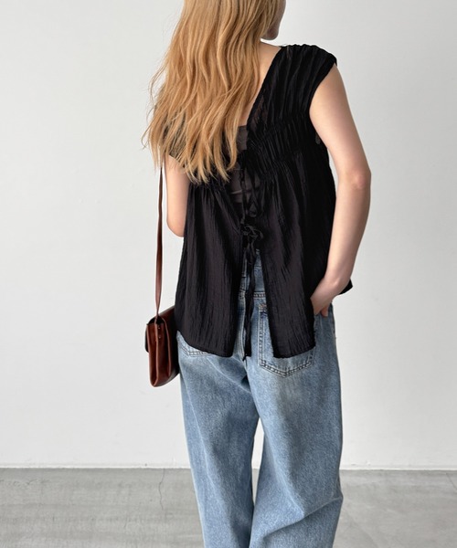 CANAL JEAN(キャナルジーン)の「HARING 2WAYシャーリングブラウス(シャツ/ブラウス・レディース・ブラック/ホワイト・ONE SIZE)」の9枚目の写真