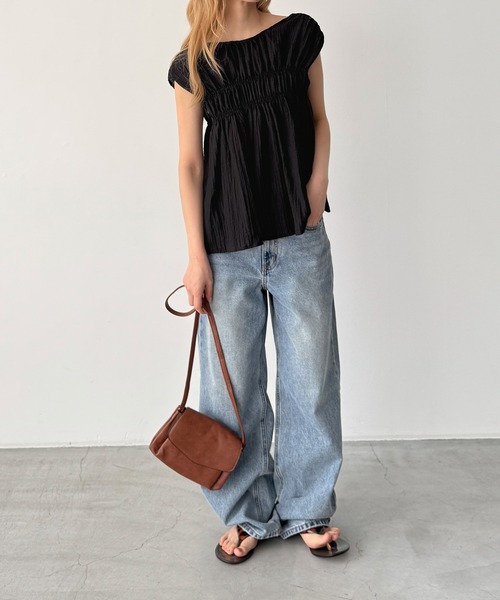 CANAL JEAN(キャナルジーン)の「HARING 2WAYシャーリングブラウス(シャツ/ブラウス・レディース・ブラック/ホワイト・ONE SIZE)」の10枚目の写真