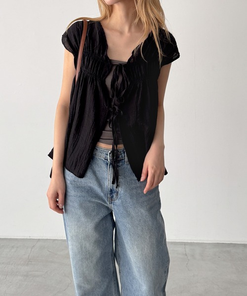 CANAL JEAN(キャナルジーン)の「HARING 2WAYシャーリングブラウス(シャツ/ブラウス・レディース・ブラック/ホワイト・ONE SIZE)」の11枚目の写真