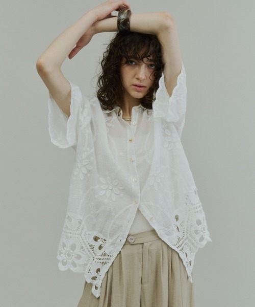 Plumel(プルメル)の「Half Sleeve Scallop Lace Shirt / ハーフスリーブスカラップレースシャツ(シャツ/ブラウス・レディース・オフホワイト/ベージュ・MEDIUM)」の14枚目の写真