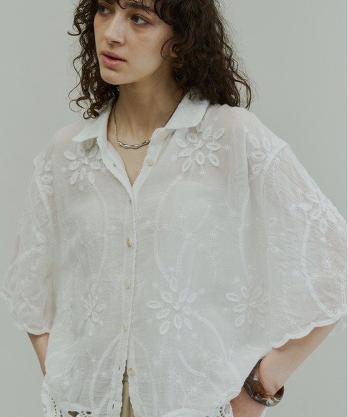 Plumel(プルメル)の「Half Sleeve Scallop Lace Shirt / ハーフスリーブスカラップレースシャツ(シャツ/ブラウス・レディース・オフホワイト/ベージュ・MEDIUM)」の10枚目の写真