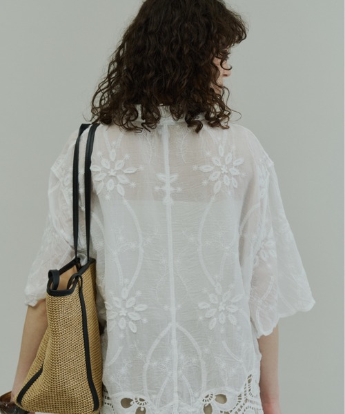 Plumel(プルメル)の「Half Sleeve Scallop Lace Shirt / ハーフスリーブスカラップレースシャツ(シャツ/ブラウス・レディース・オフホワイト/ベージュ・MEDIUM)」の12枚目の写真