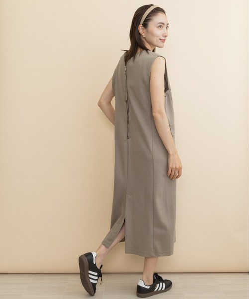 lodie(ロディ)の「カットジャージ・セミタイトワンピース(ワンピース・レディース・チャコールグレー/ブラック/モカ・FREE)」の21枚目の写真