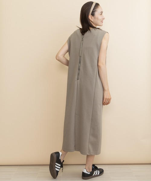 lodie(ロディ)の「カットジャージ・セミタイトワンピース(ワンピース・レディース・チャコールグレー/ブラック/モカ・FREE)」の20枚目の写真