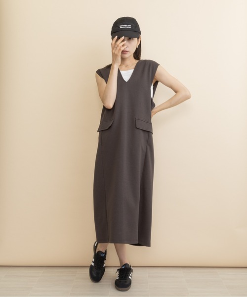 lodie(ロディ)の「カットジャージ・セミタイトワンピース(ワンピース・レディース・チャコールグレー/ブラック/モカ・FREE)」の18枚目の写真
