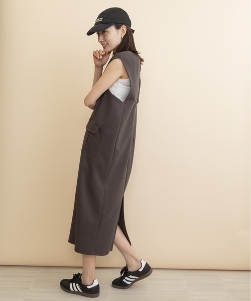 lodie(ロディ)の「カットジャージ・セミタイトワンピース(ワンピース・レディース・チャコールグレー/ブラック/モカ・FREE)」の13枚目の写真