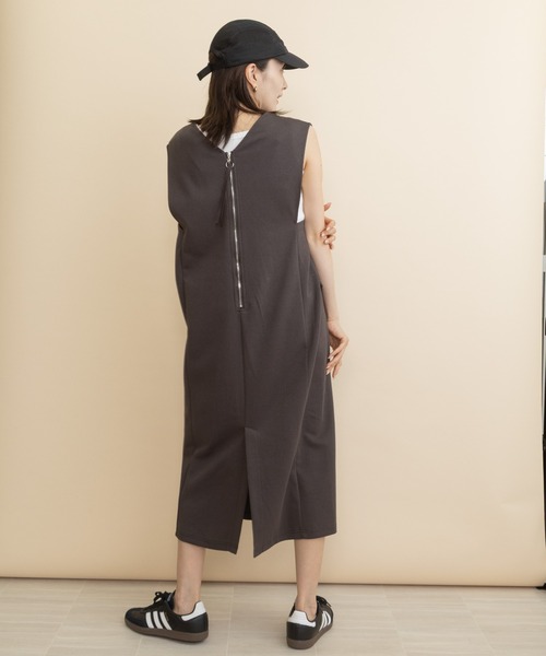 lodie(ロディ)の「カットジャージ・セミタイトワンピース(ワンピース・レディース・チャコールグレー/ブラック/モカ・FREE)」の10枚目の写真