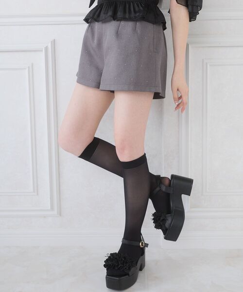 MAJESTIC LEGON（マジェスティックレゴン）の「キラキラハイウエストショートパンツ（その他パンツ・レディース・グレー/ブラック・MEDIUM）」の14枚目の写真