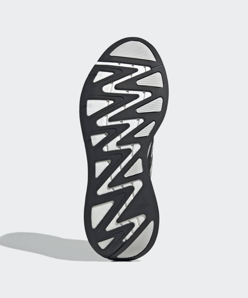 adidas(アディダス)の「アディゼロ アルク / Adizero Aruku / アディダスオリジナルス adidas Originals(スニーカー・メンズ・ブラック×ホワイト・26.5cm/27.0cm/28.5cm/29.0cm/27.5cm/28.0cm/23.5cm/24.0cm/25.5cm/26.0cm)」の3枚目の写真