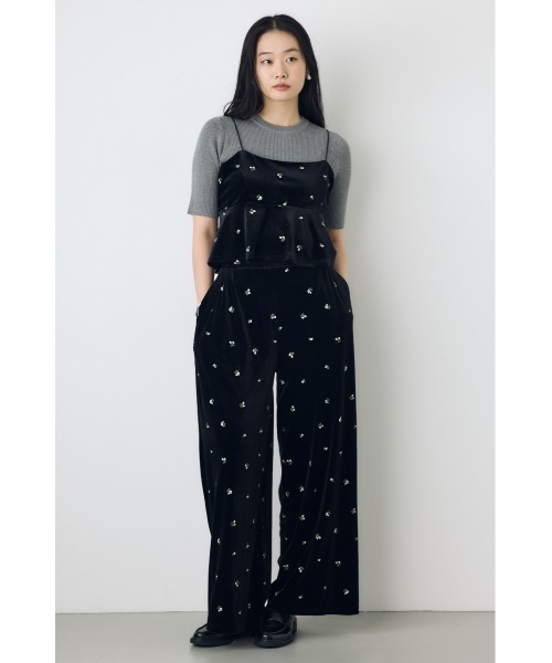 AZUL by moussy（アズールバイマウジー）の「【セットアップ対応】ベロア刺繍キャミソール（キャミソール・レディース・ブラック系その他/ブラウン系その他・FREE）」の8枚目の写真